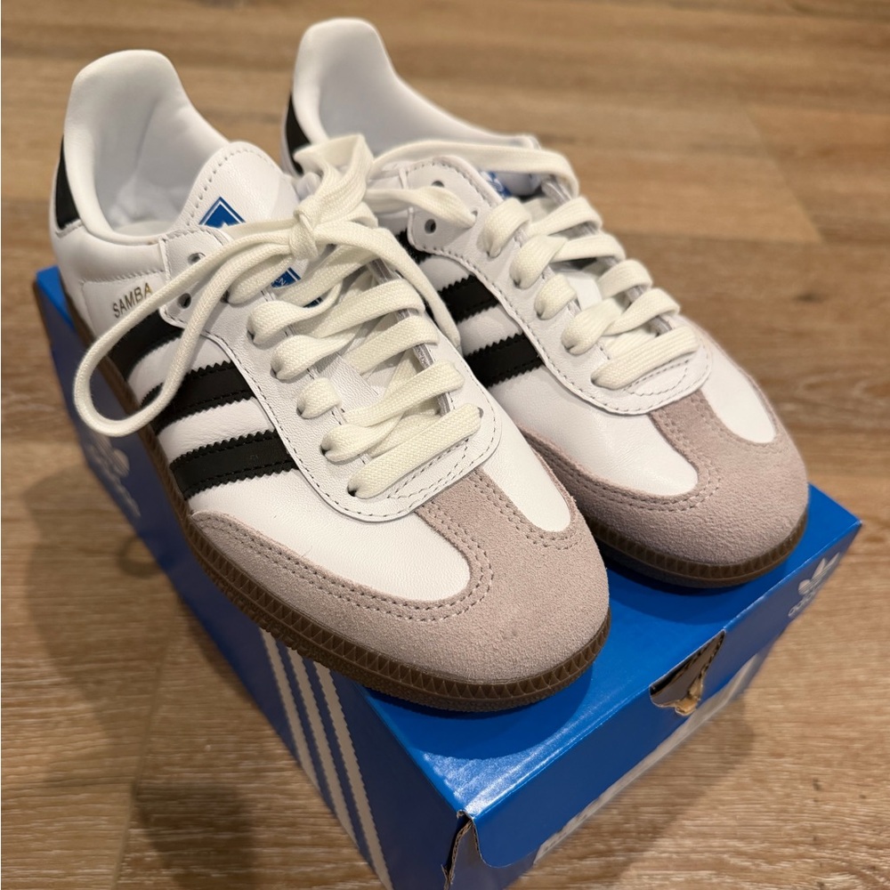 NEW w/Box adidas Samba OG White, Size 6